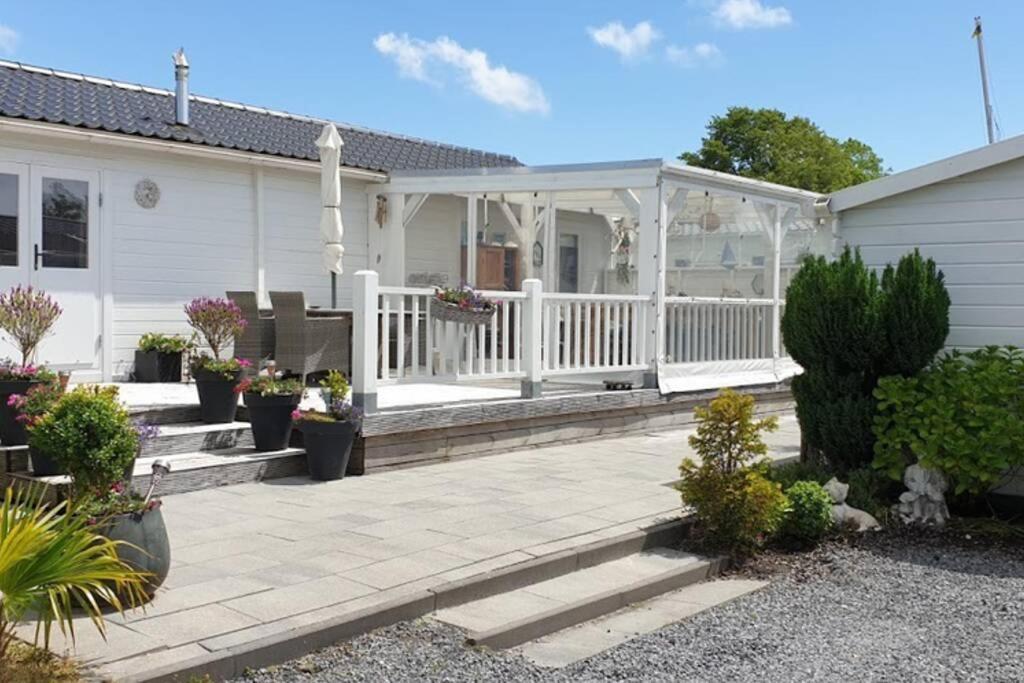 Prachtig Scandinavisch Chalet Makkum Exteriör bild